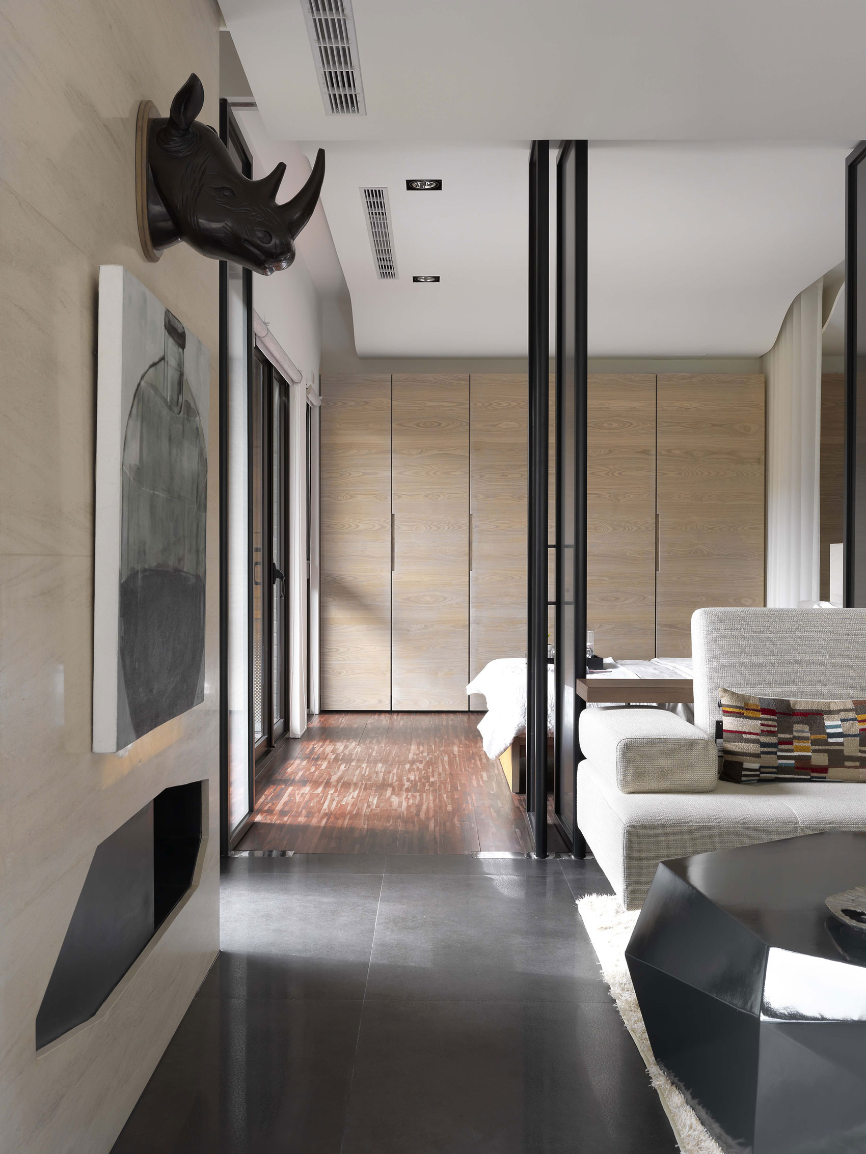 A Sleek Modern Home with Neutral Colors and Bold Accents in Taipei, Taiwan by J.C. Architecture (4)