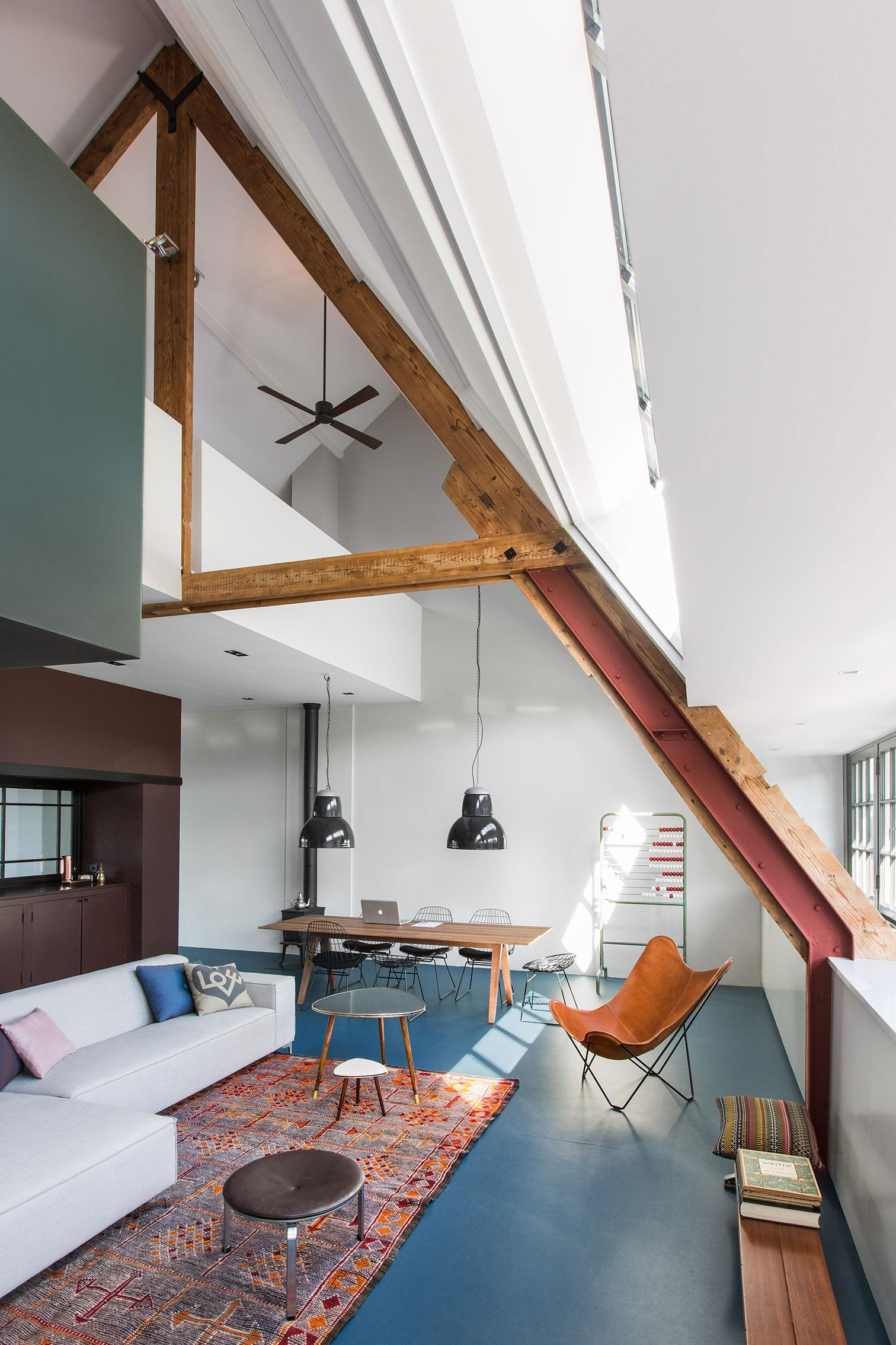 A Sleek and Spacious Modern Apartment in Amsterdam by Studio RUIM (1)