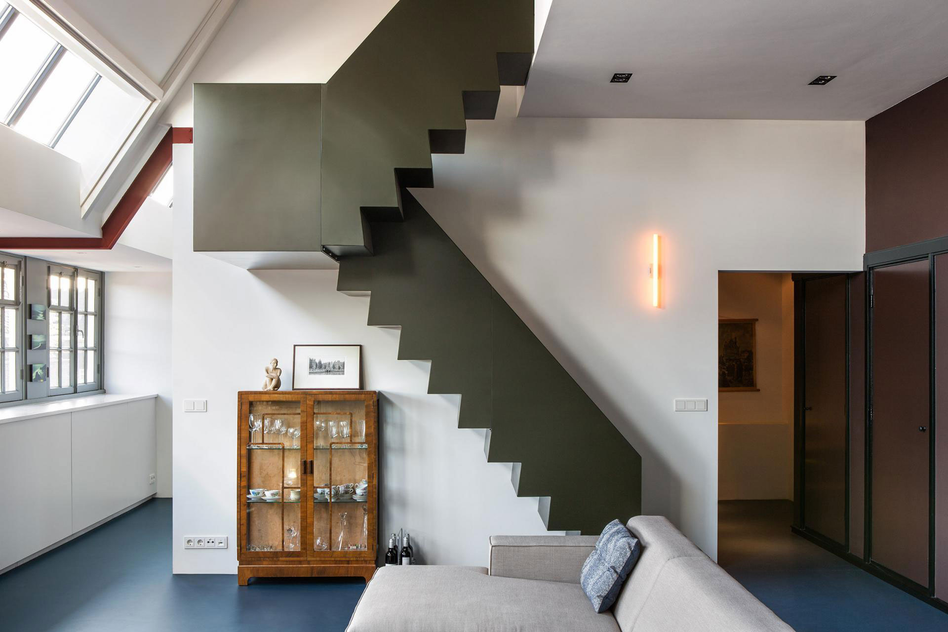 A Sleek and Spacious Modern Apartment in Amsterdam by Studio RUIM (4)