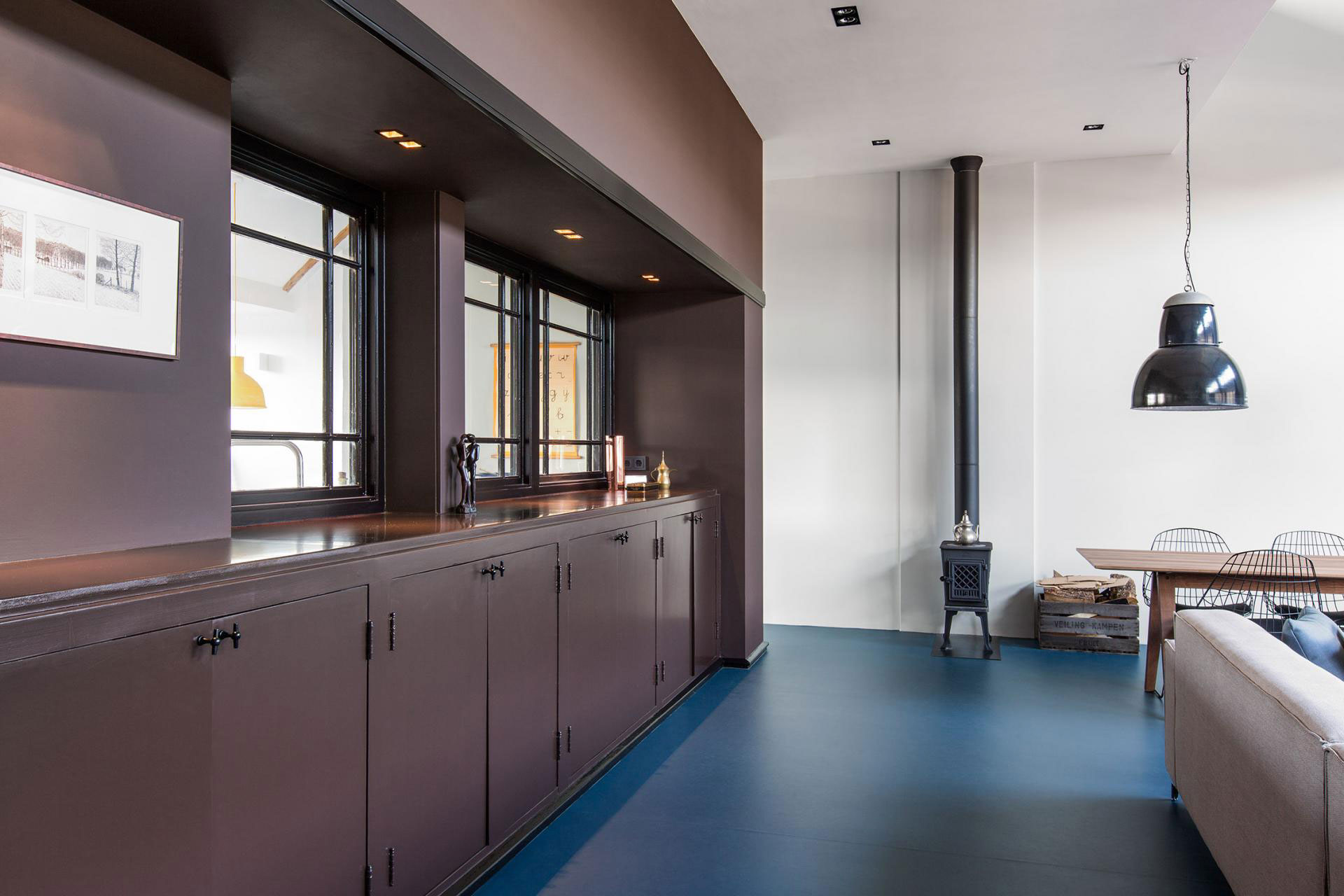 A Sleek and Spacious Modern Apartment in Amsterdam by Studio RUIM (6)