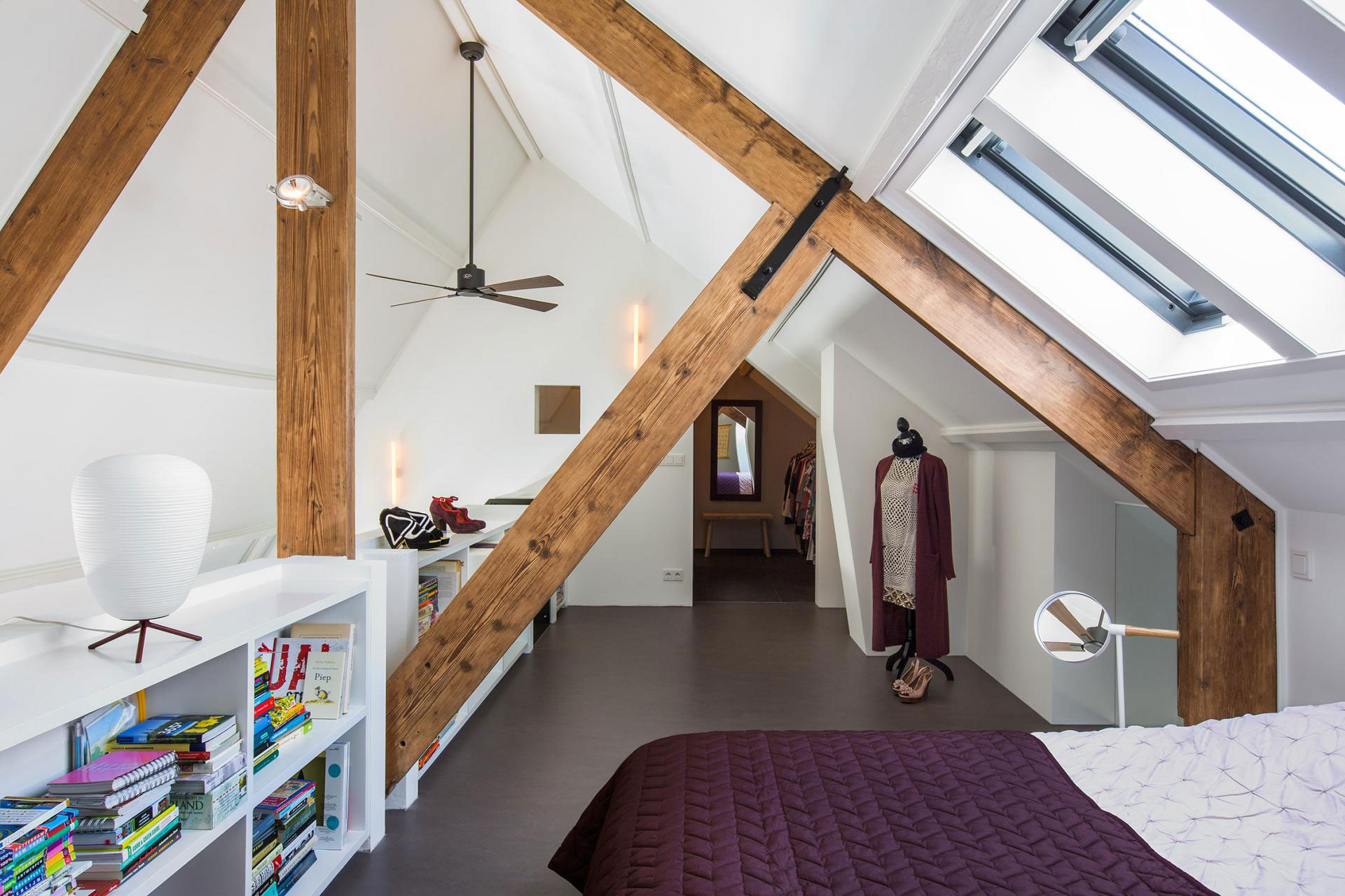 A Sleek and Spacious Modern Apartment in Amsterdam by Studio RUIM (8)