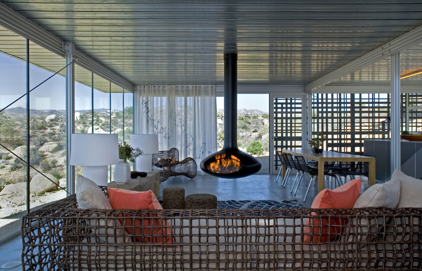 A Small Home Full of Natural Light and Surrounded by a Vast Rocky Landscape of Pioneertown, California by Taalman Koch (5)