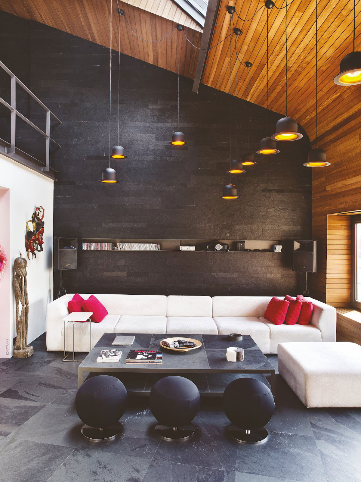 A Small Modern Industrial Apartment for a Bachelor in Istanbul, Turkey by Ofist (2)
