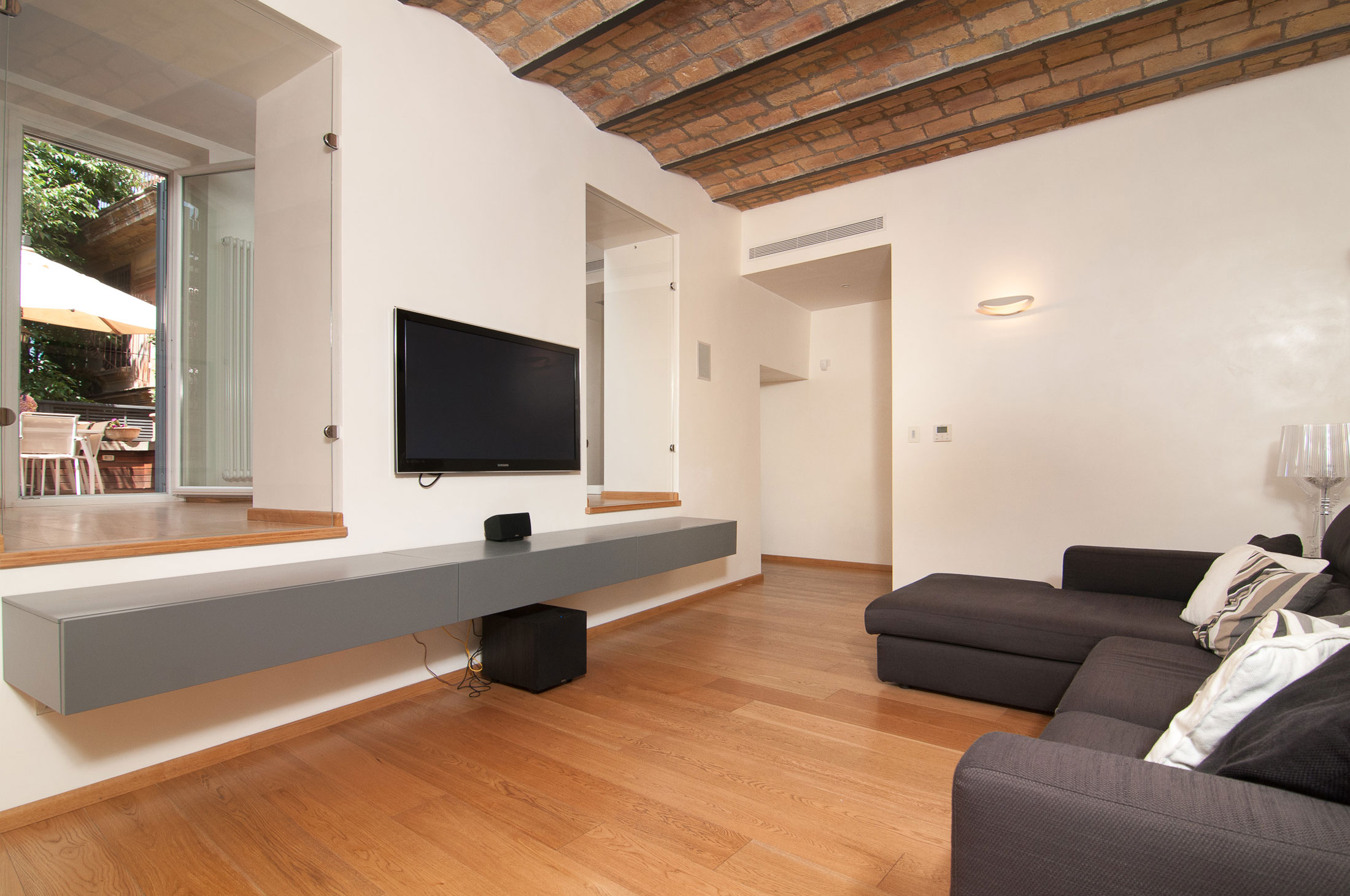A Small and Refined Contemporary Apartment for a Couple and His Son in Rome by 3C+t Capolei Cavalli a.a. (7)