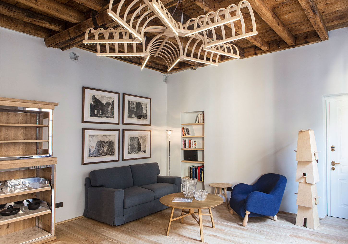 A Small and Rustic Apartment with Warm and Welcoming Interiors in Milan by Michele De Lucchi & Produzione Privata (1)