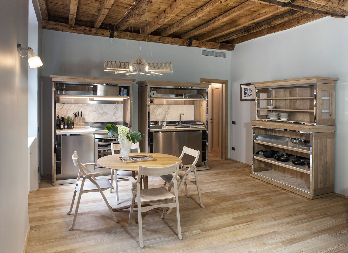 A Small and Rustic Apartment with Warm and Welcoming Interiors in Milan by Michele De Lucchi & Produzione Privata (3)