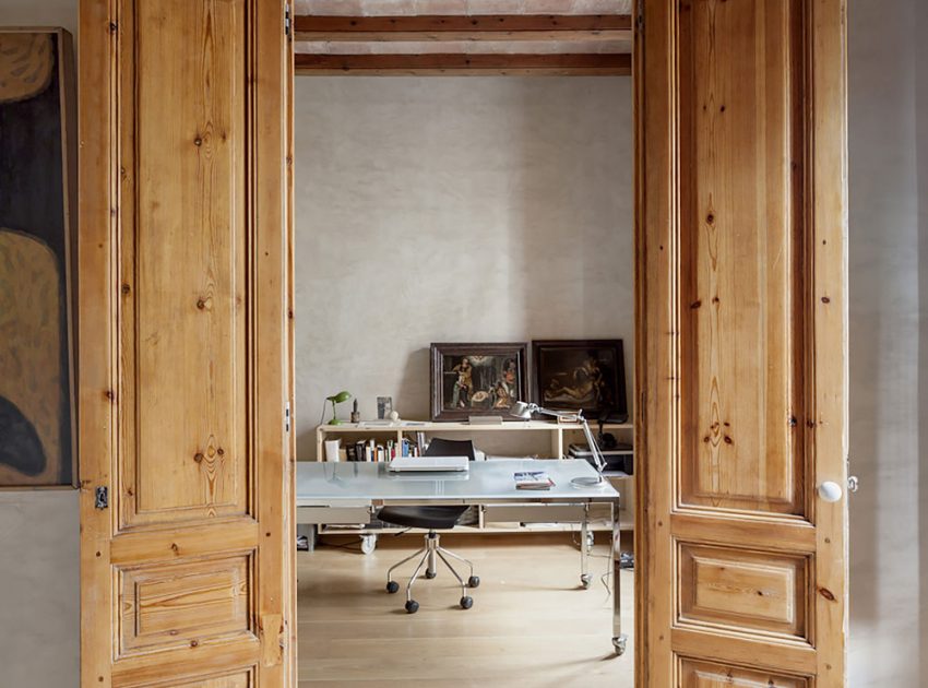 A Small and Stylish Apartment with Exposed Brick Walls in Eixample by Sergi Pons (11)