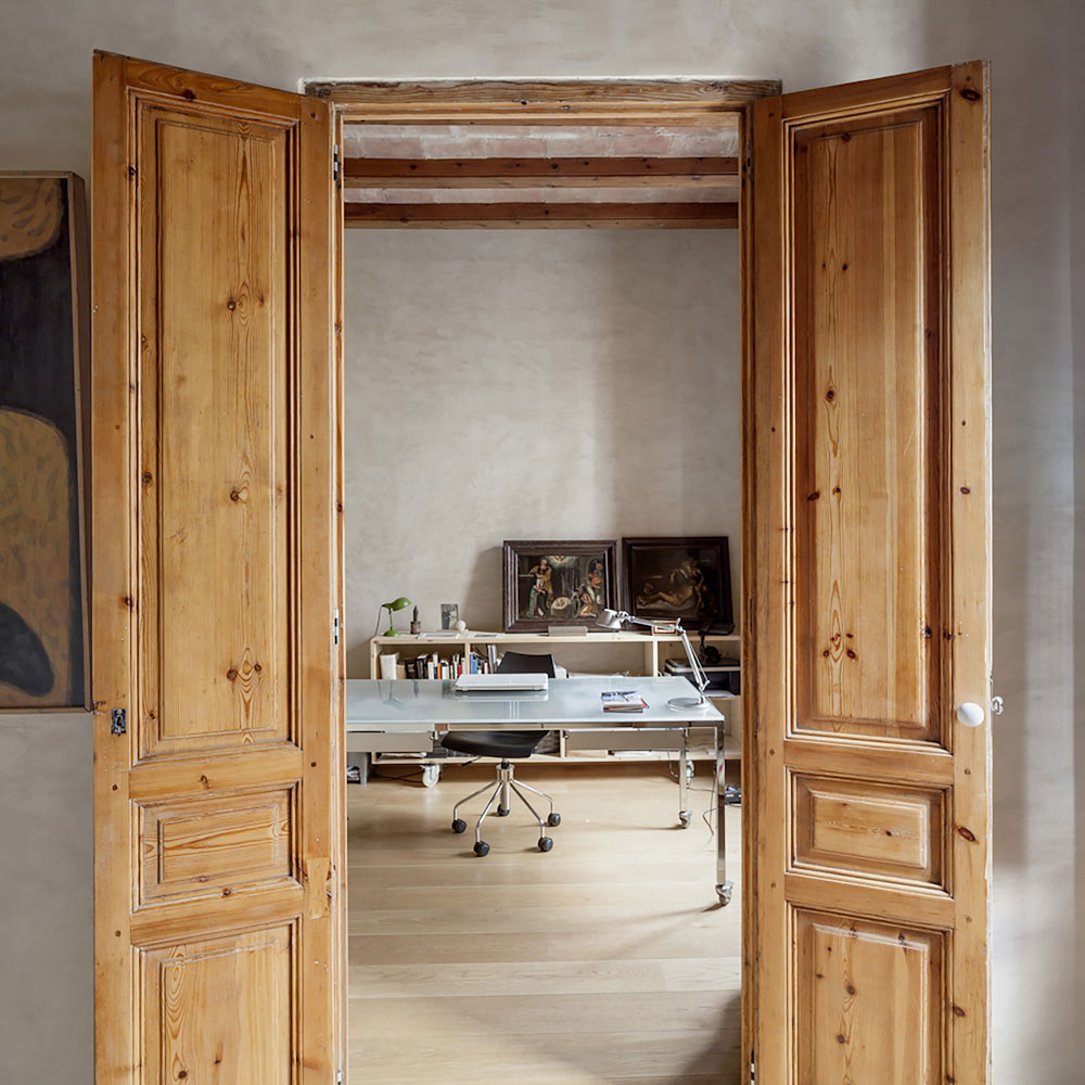 A Small and Stylish Apartment with Exposed Brick Walls in Eixample by Sergi Pons (11)