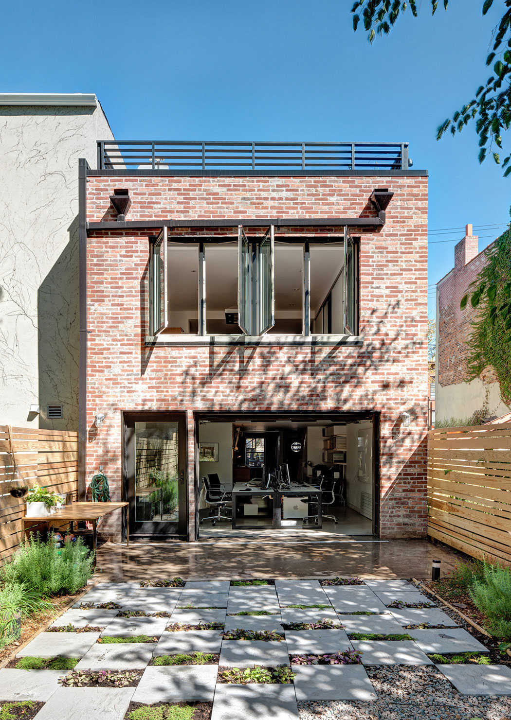 A Snazzy Contemporary Home with Red Brick Facade in Brooklyn by Gradient Design Studio (1)