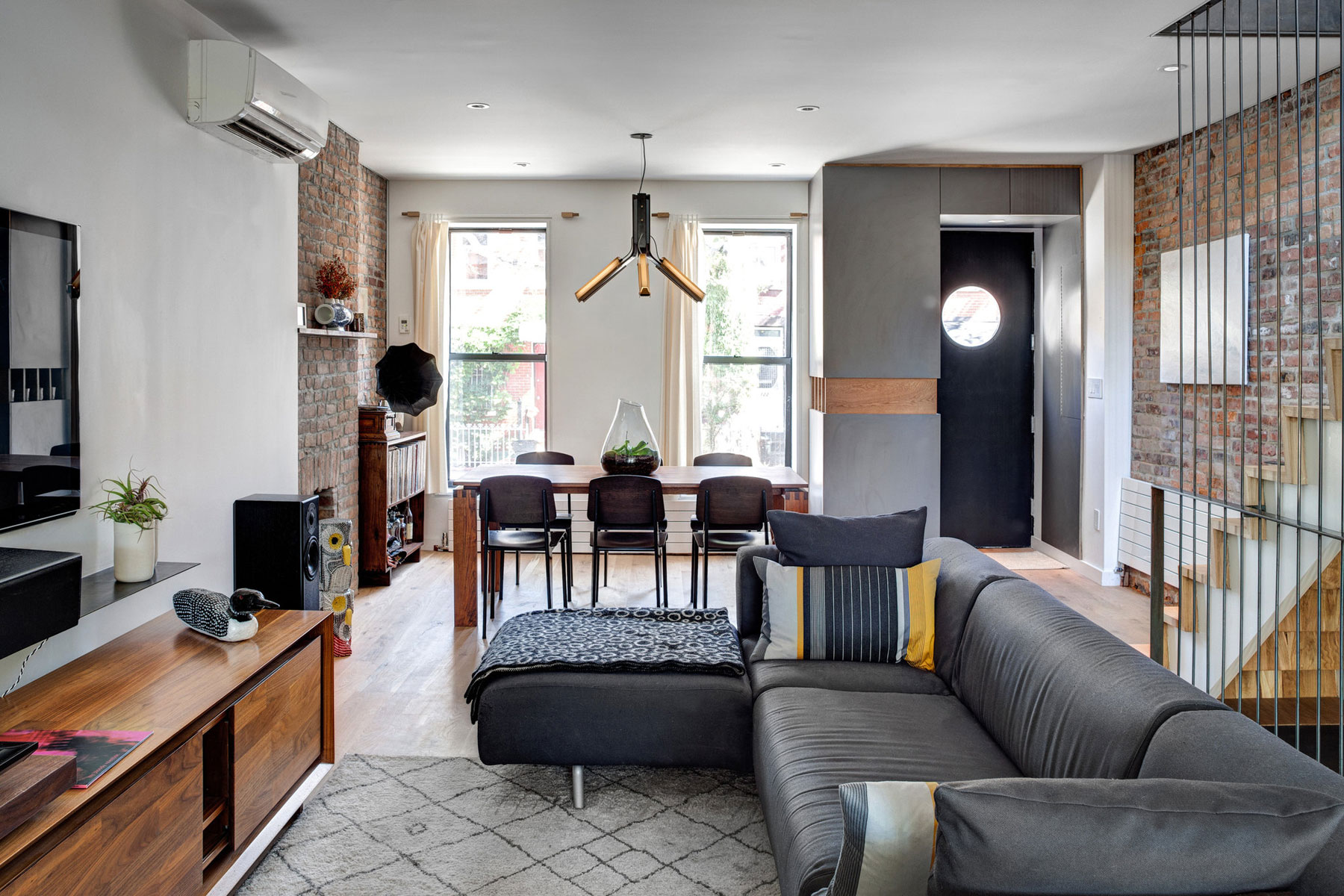 A Snazzy Contemporary Home with Red Brick Facade in Brooklyn by Gradient Design Studio (2)