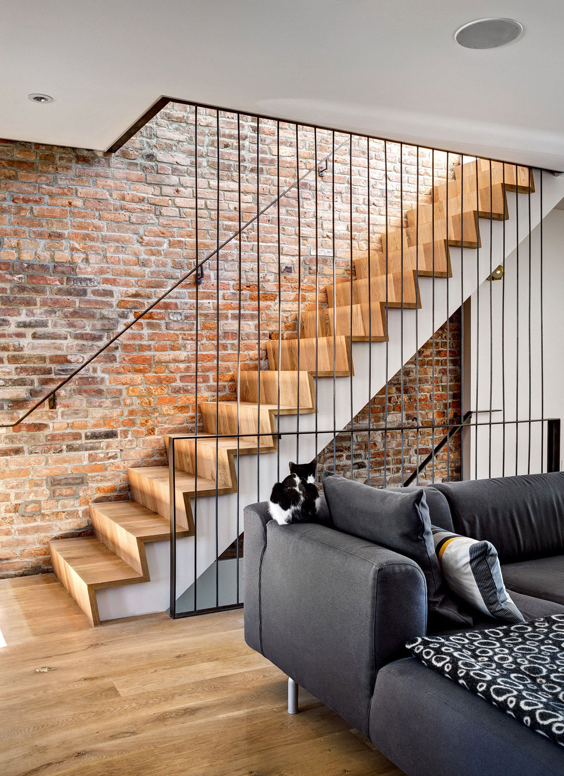 A Snazzy Contemporary Home with Red Brick Facade in Brooklyn by Gradient Design Studio (7)