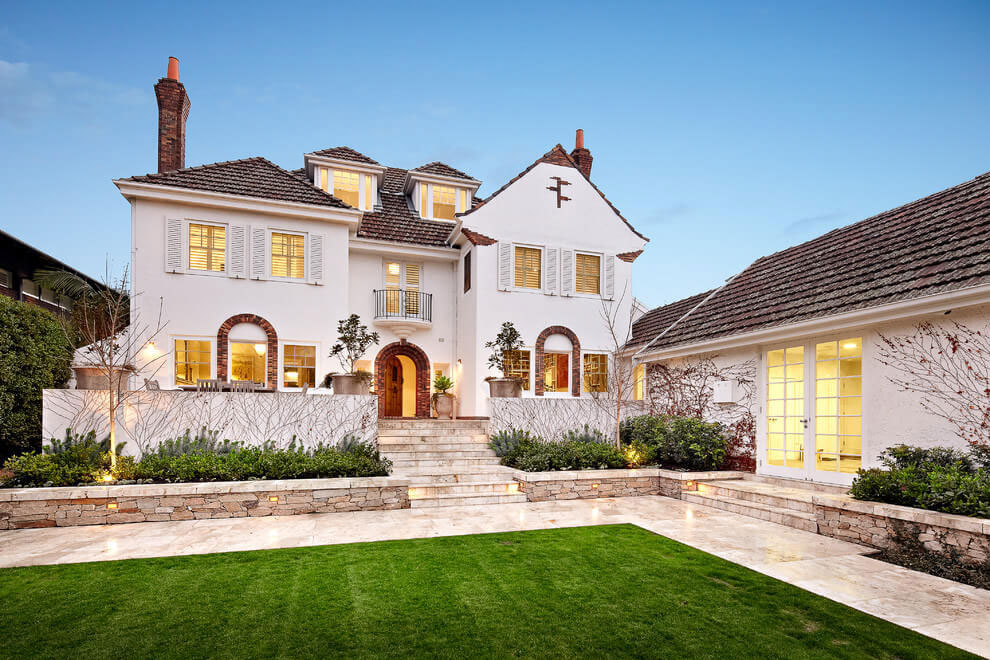 A Sophisticated Contemporary Home with Abundant Natural Light in Melbourne by Schulberg Demkiw Architects (13)