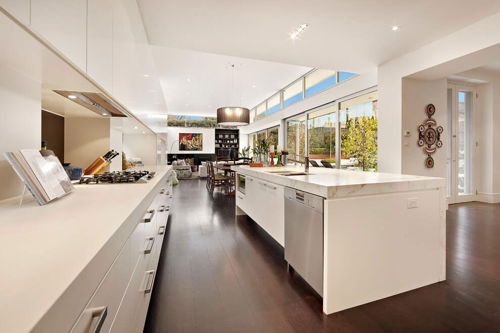 A Sophisticated Contemporary Home with Abundant Natural Light in Melbourne by Schulberg Demkiw Architects (4)