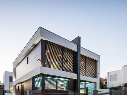 A Sophisticated Modern Home for a Young Couple with Two Children in Caxias, Portugal