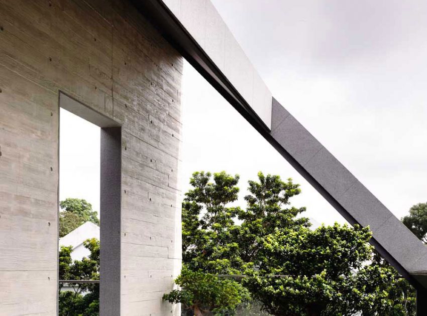 A Sophisticated Zen-Inspired House with Strong Lines and Geometric Shapes in Singapore by ONG&ONG (12)