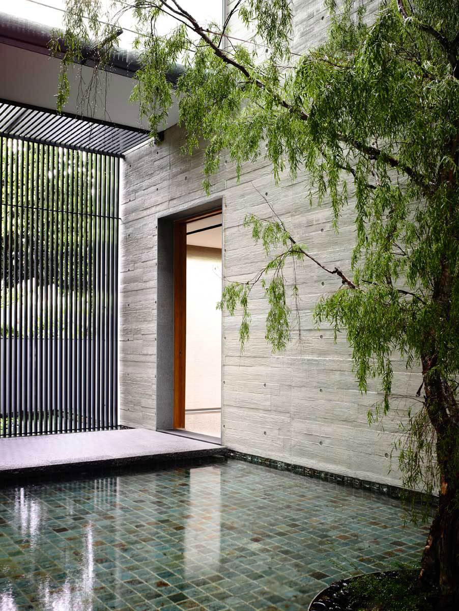 A Sophisticated Zen-Inspired House with Strong Lines and Geometric Shapes in Singapore by ONG&ONG (14)