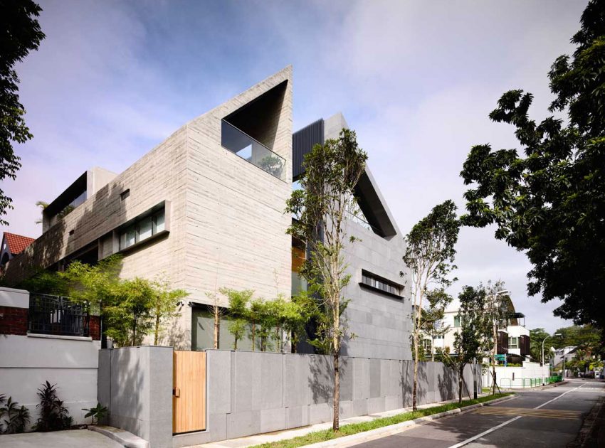 A Sophisticated Zen-Inspired House with Strong Lines and Geometric Shapes in Singapore by ONG&ONG (3)