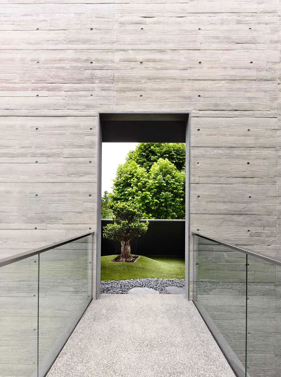 A Sophisticated Zen-Inspired House with Strong Lines and Geometric Shapes in Singapore by ONG&ONG (7)