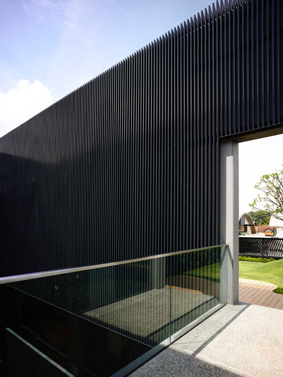 A Sophisticated Zen-Inspired House with Strong Lines and Geometric Shapes in Singapore by ONG&ONG (8)