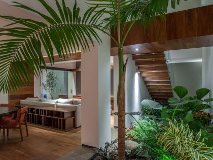 A Spacious Contemporary Home with Elegant Interiors in Zapopan by Almazán Arquitectos Asociados (12)