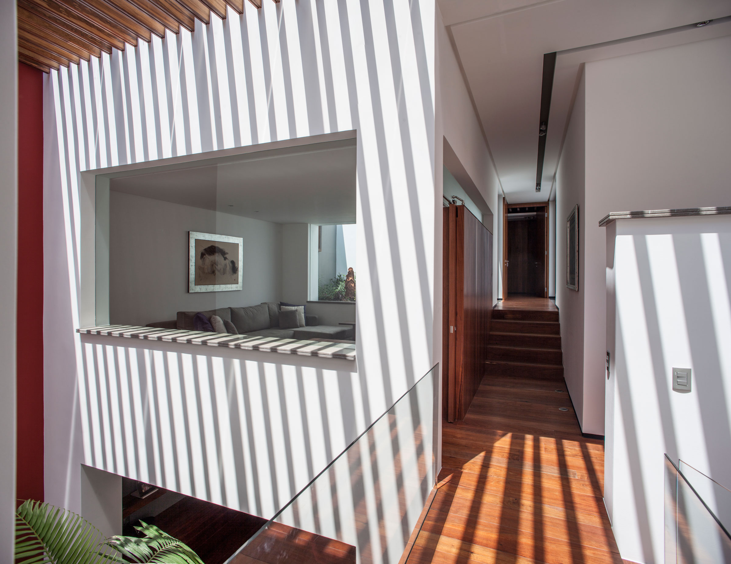 A Spacious Contemporary Home with Elegant Interiors in Zapopan by Almazán Arquitectos Asociados (19)