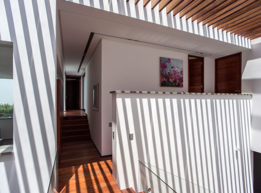 A Spacious Contemporary Home with Elegant Interiors in Zapopan by Almazán Arquitectos Asociados (20)