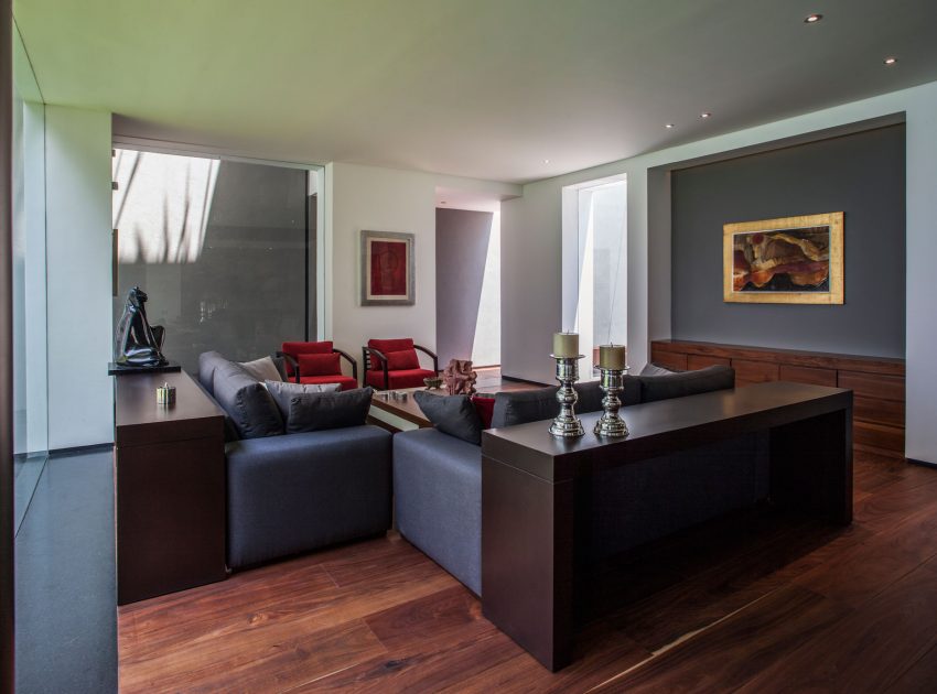 A Spacious Contemporary Home with Elegant Interiors in Zapopan by Almazán Arquitectos Asociados (24)