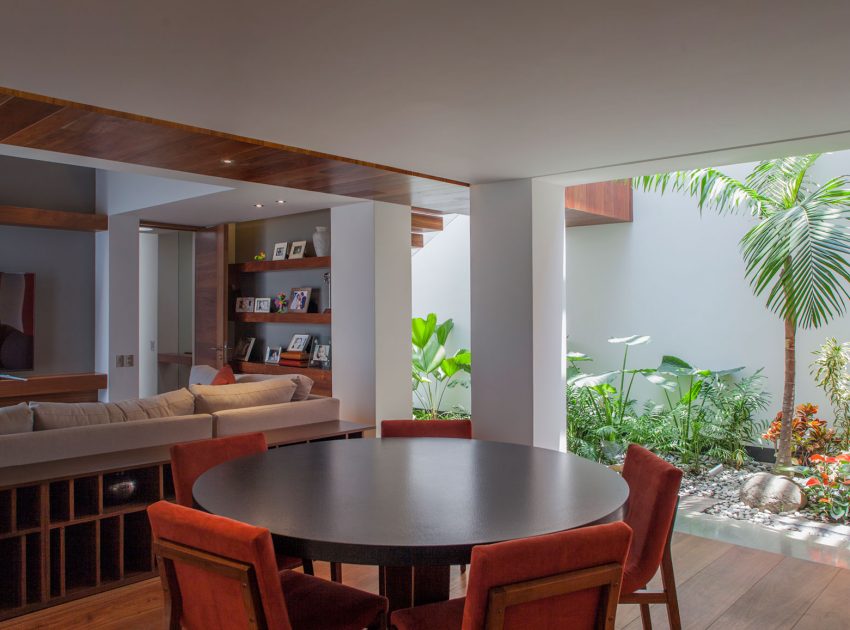 A Spacious Contemporary Home with Elegant Interiors in Zapopan by Almazán Arquitectos Asociados (33)