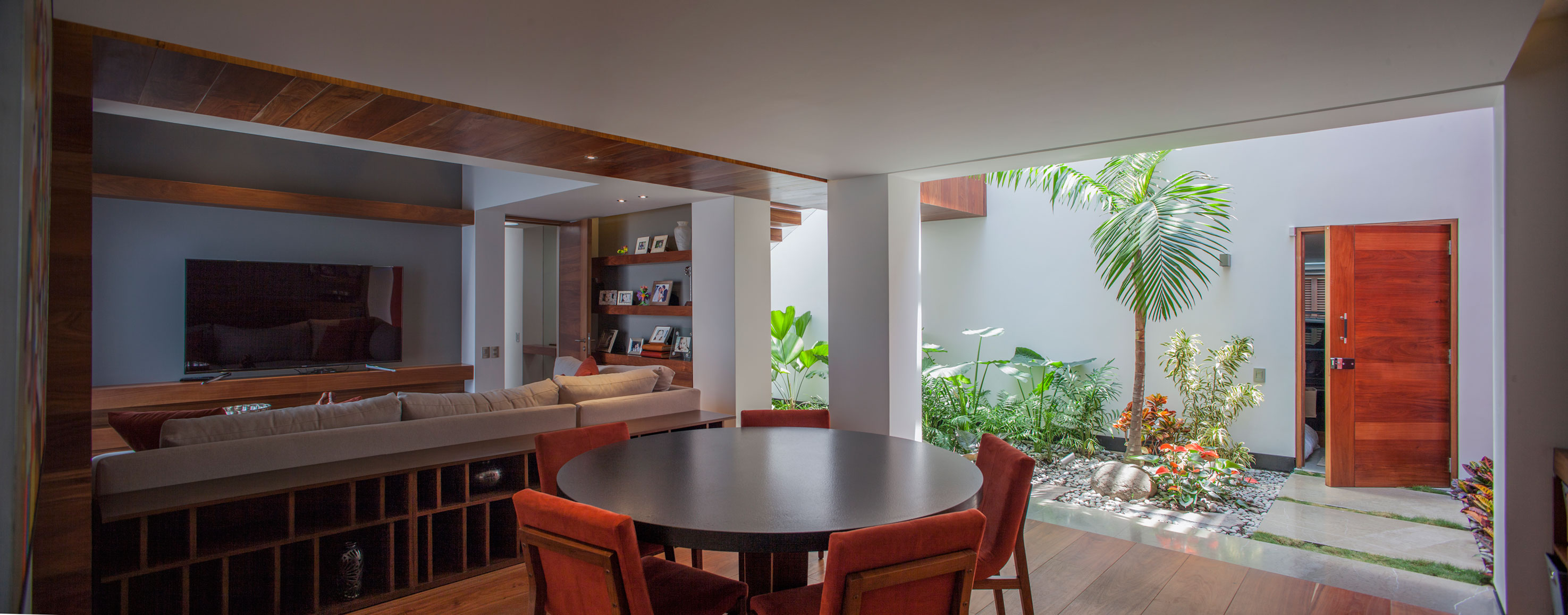 A Spacious Contemporary Home with Elegant Interiors in Zapopan by Almazán Arquitectos Asociados (33)