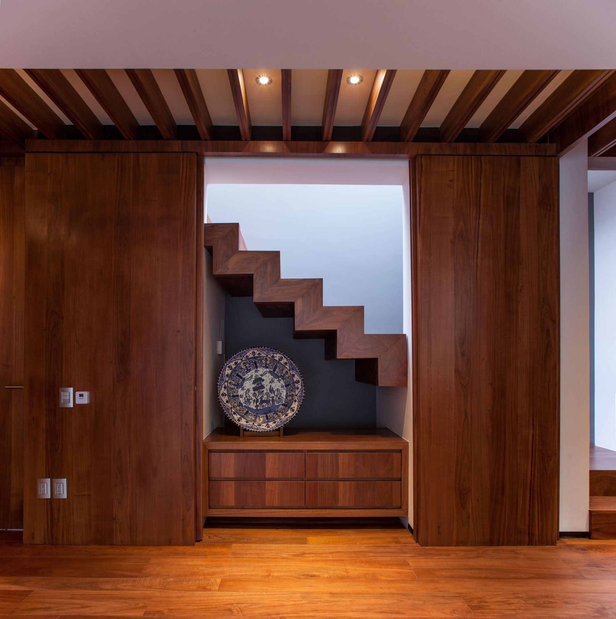 A Spacious Contemporary Home with Elegant Interiors in Zapopan by Almazán Arquitectos Asociados (36)