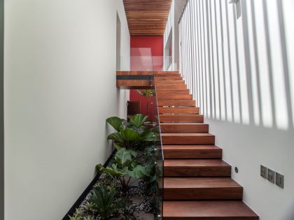 A Spacious Contemporary Home with Elegant Interiors in Zapopan by Almazán Arquitectos Asociados (38)