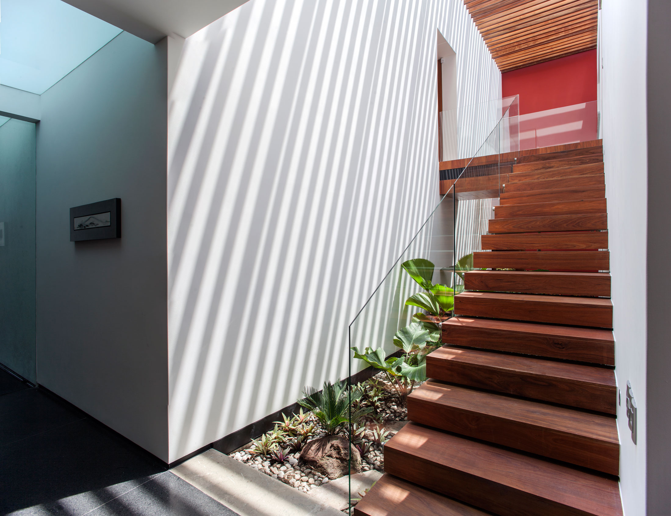 A Spacious Contemporary Home with Elegant Interiors in Zapopan by Almazán Arquitectos Asociados (39)