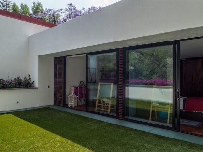 A Spacious Contemporary Home with Elegant Interiors in Zapopan by Almazán Arquitectos Asociados (4)