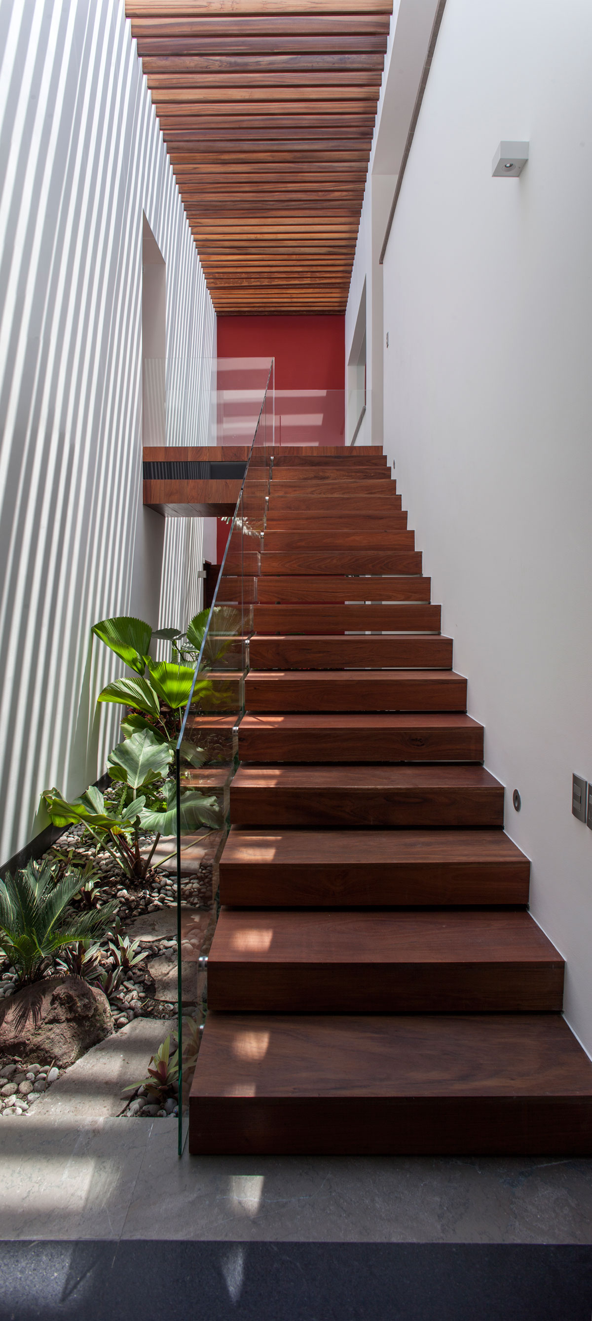 A Spacious Contemporary Home with Elegant Interiors in Zapopan by Almazán Arquitectos Asociados (40)