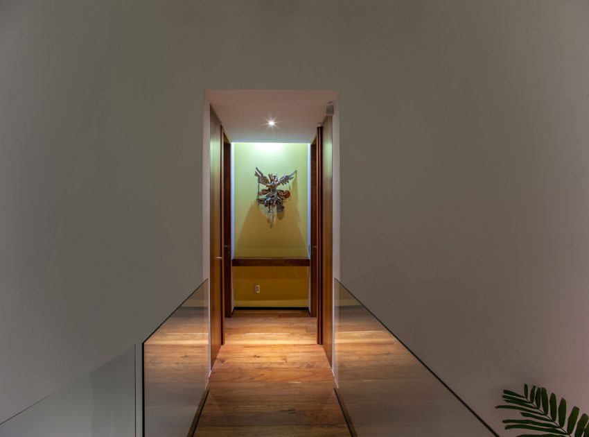 A Spacious Contemporary Home with Elegant Interiors in Zapopan by Almazán Arquitectos Asociados (41)