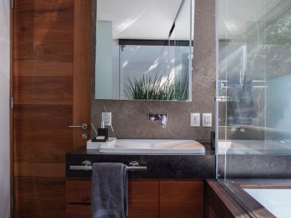 A Spacious Contemporary Home with Elegant Interiors in Zapopan by Almazán Arquitectos Asociados (45)