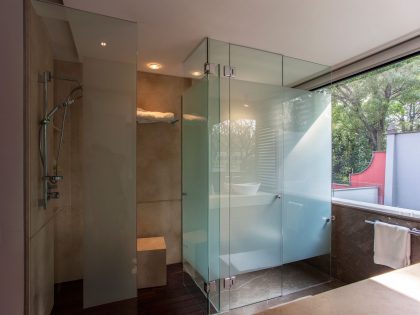 A Spacious Contemporary Home with Elegant Interiors in Zapopan by Almazán Arquitectos Asociados (49)