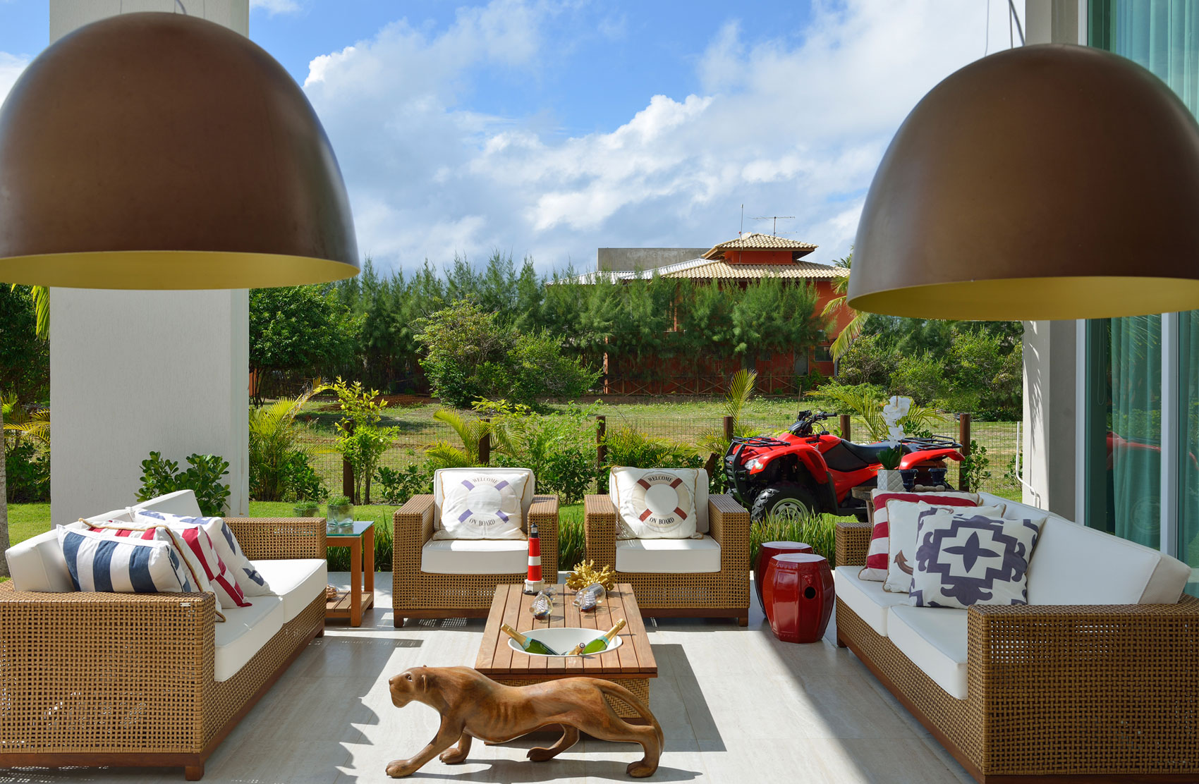 A Spacious Contemporary Home with Nautical Theme in Bahia, Brazil by Pinheiro Martinez Arquitetura (10)