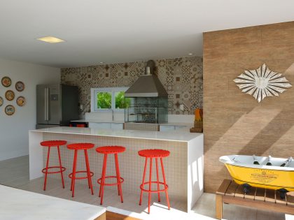 A Spacious Contemporary Home with Nautical Theme in Bahia, Brazil by Pinheiro Martinez Arquitetura (17)