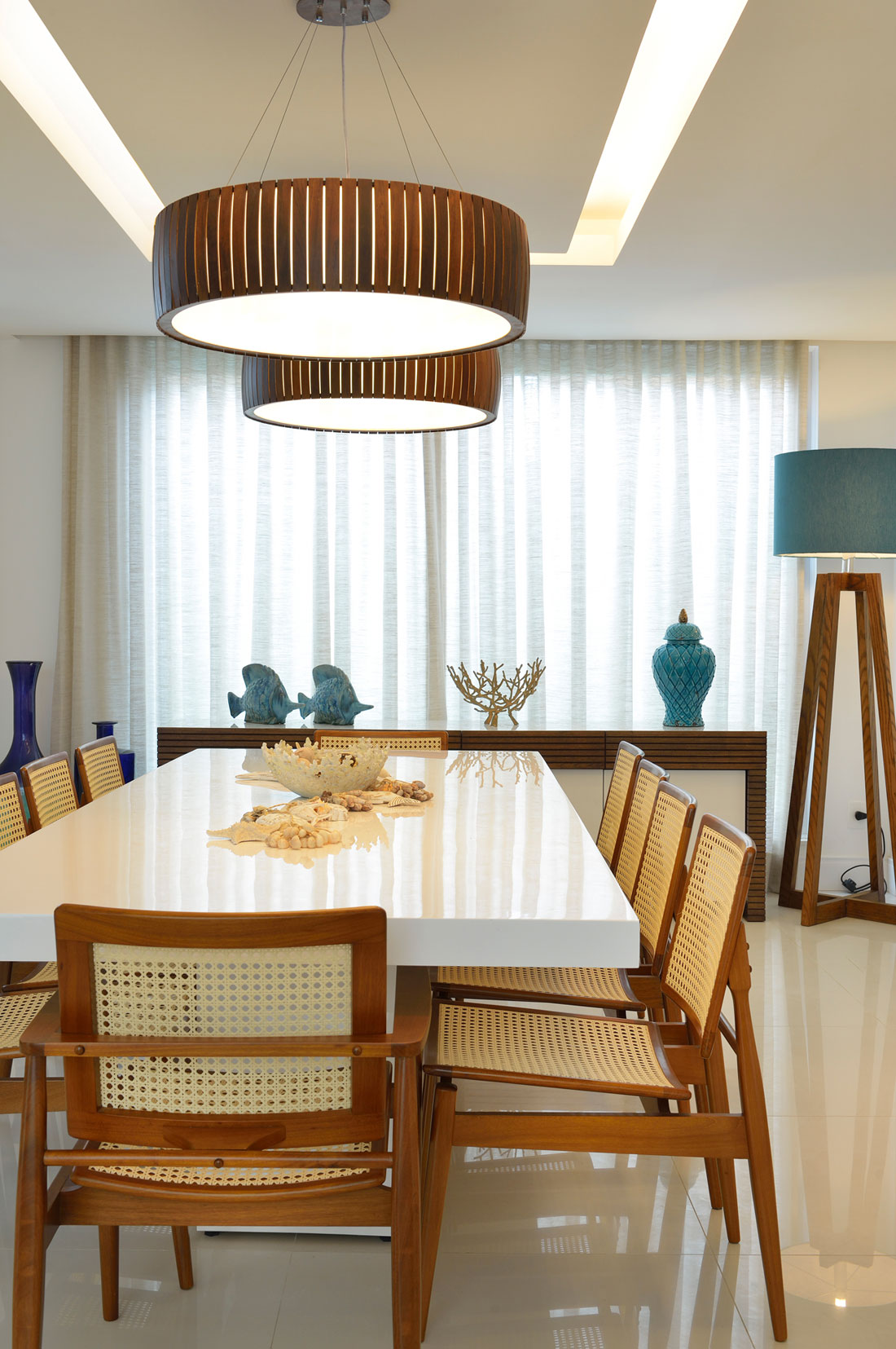A Spacious Contemporary Home with Nautical Theme in Bahia, Brazil by Pinheiro Martinez Arquitetura (21)