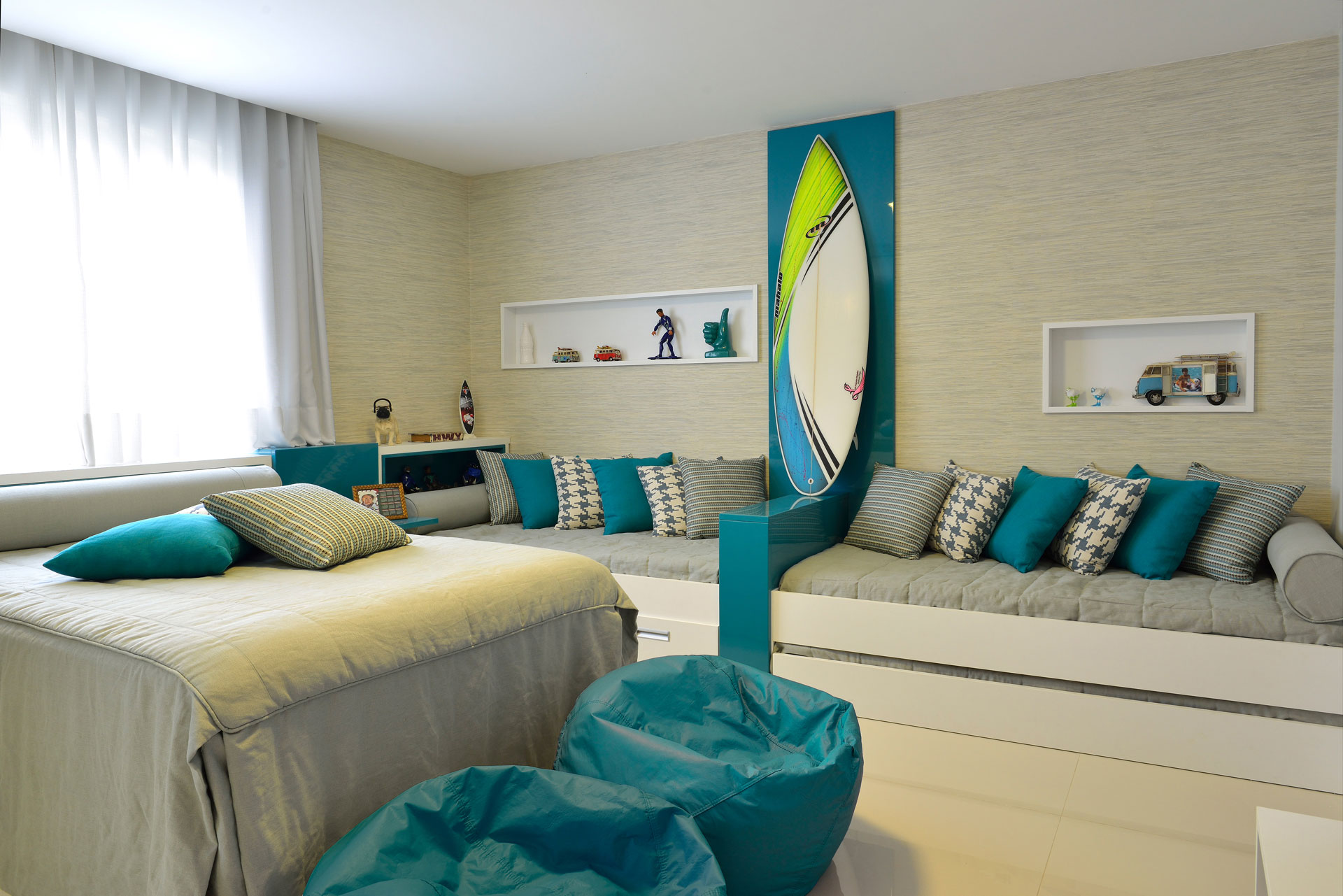 A Spacious Contemporary Home with Nautical Theme in Bahia, Brazil by Pinheiro Martinez Arquitetura (26)