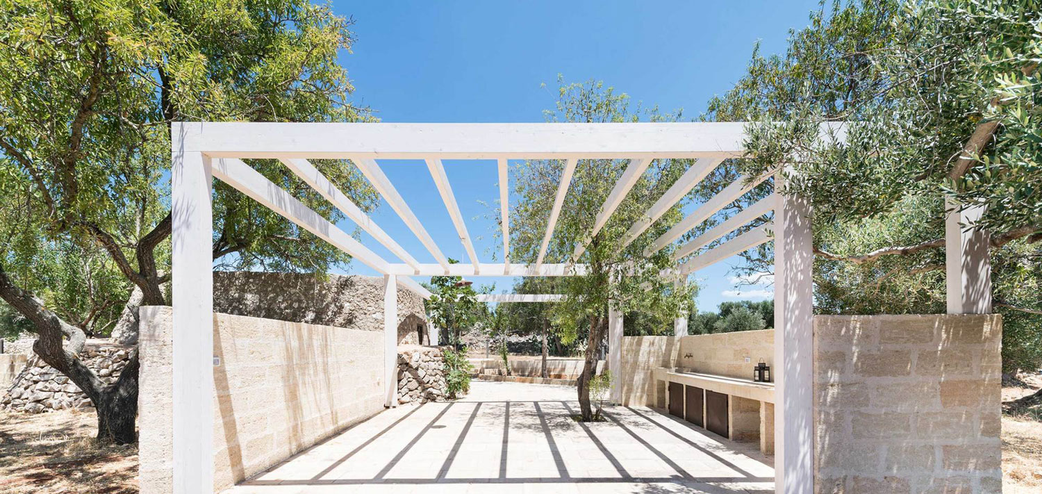 A Spacious Contemporary Home with Rustic and Unique Elements in Salve, Italy by Massimo Iosa Ghini (10)