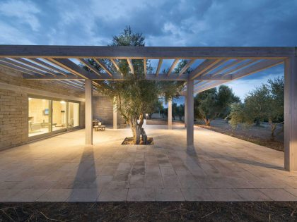 A Spacious Contemporary Home with Rustic and Unique Elements in Salve, Italy by Massimo Iosa Ghini (16)