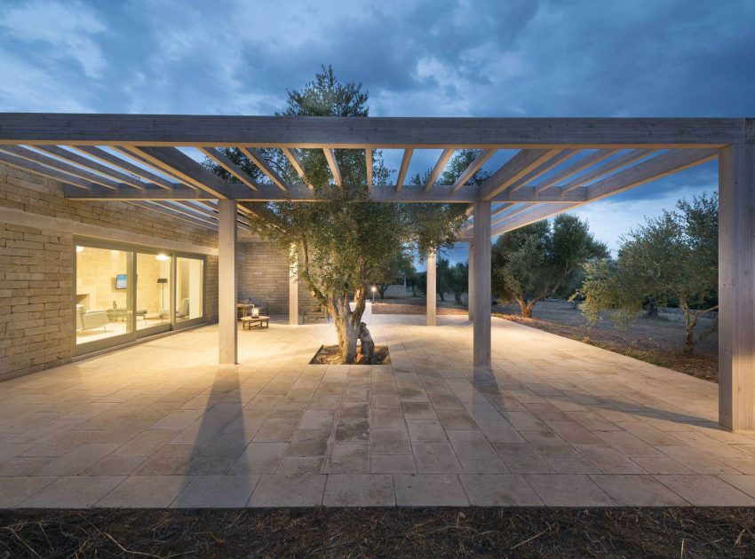 A Spacious Contemporary Home with Rustic and Unique Elements in Salve, Italy by Massimo Iosa Ghini (16)