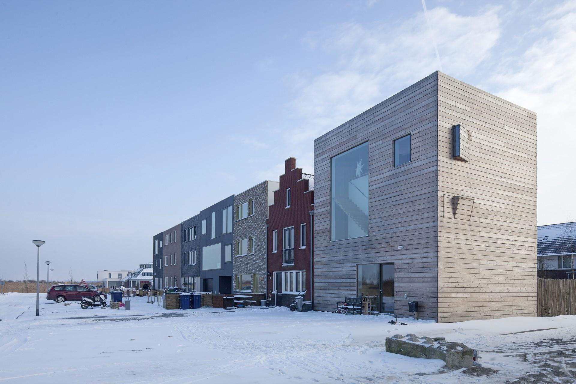 A Spacious Family Friendly Home with Magnificent Views in Almere, The Netherlands by 70F (1)