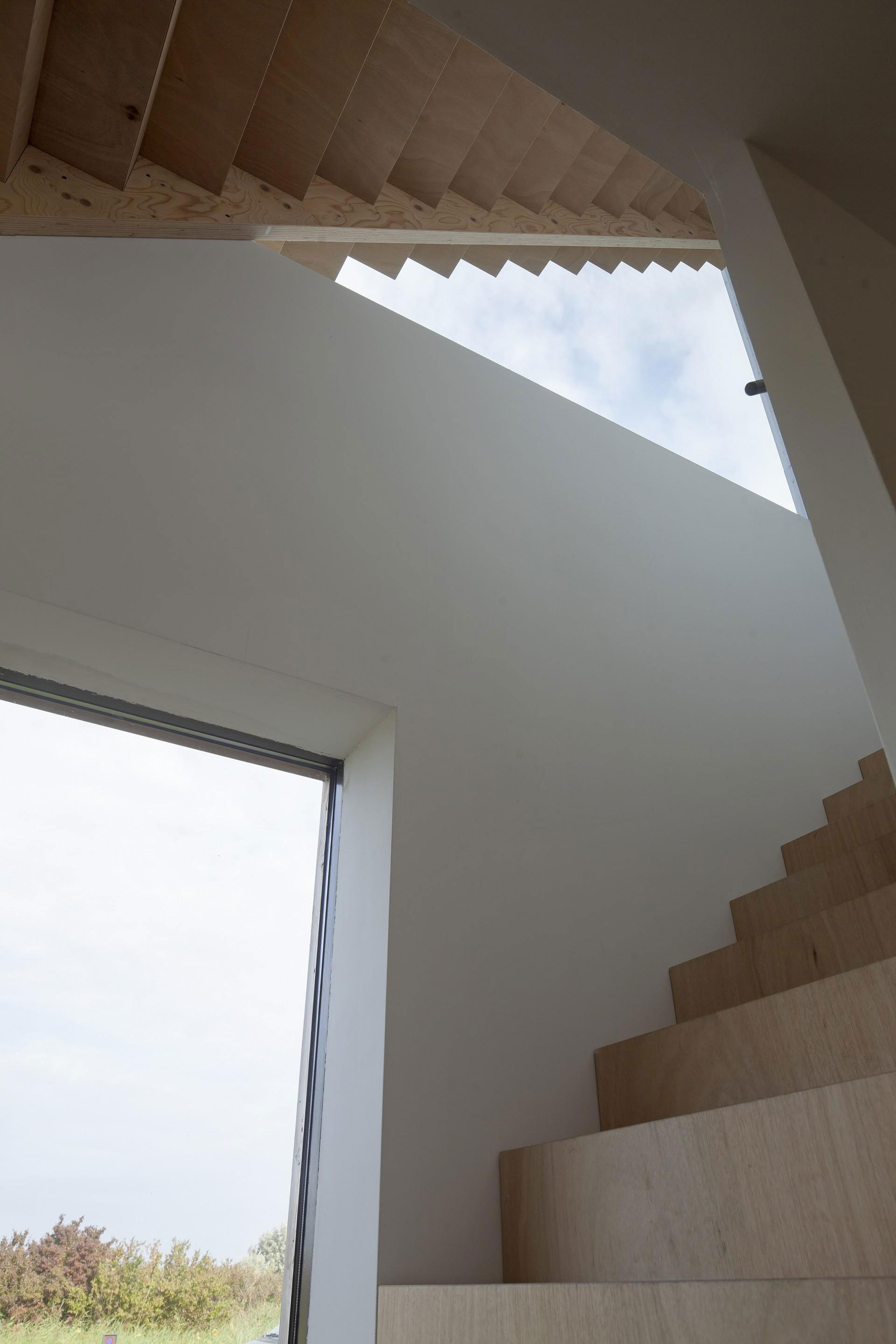 A Spacious Family Friendly Home with Magnificent Views in Almere, The Netherlands by 70F (13)