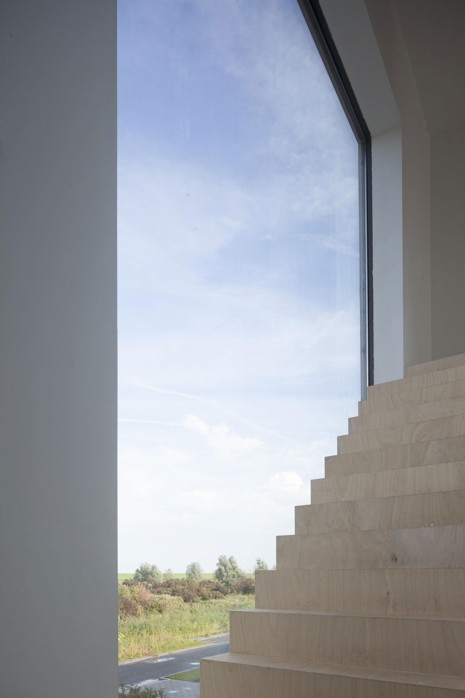 A Spacious Family Friendly Home with Magnificent Views in Almere, The Netherlands by 70F (14)