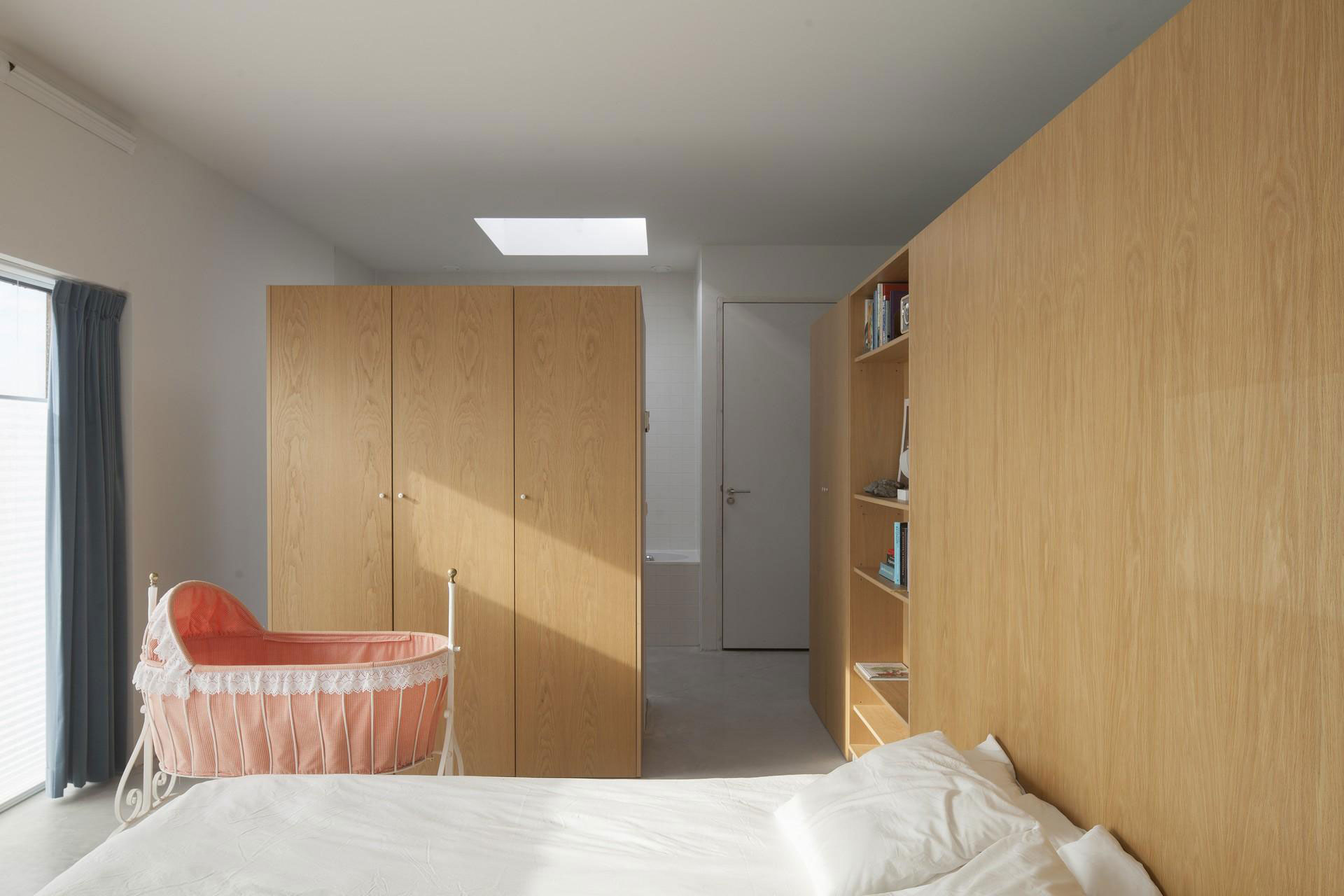 A Spacious Family Friendly Home with Magnificent Views in Almere, The Netherlands by 70F (19)