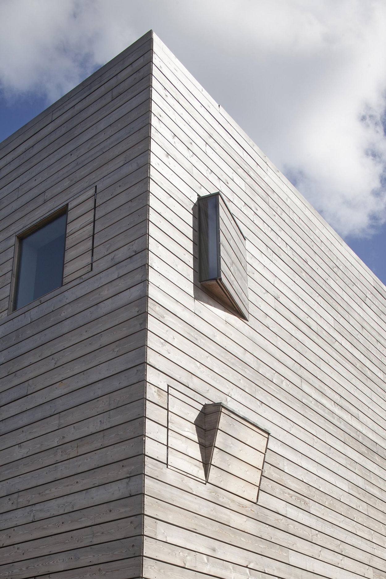 A Spacious Family Friendly Home with Magnificent Views in Almere, The Netherlands by 70F (3)