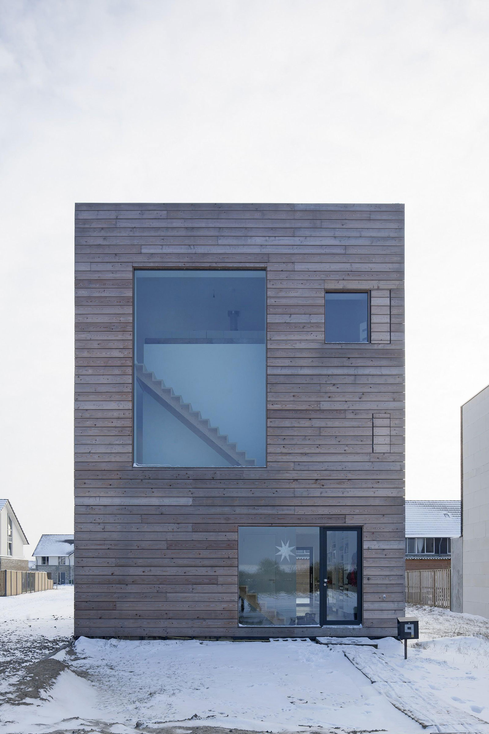 A Spacious Family Friendly Home with Magnificent Views in Almere, The Netherlands by 70F (6)